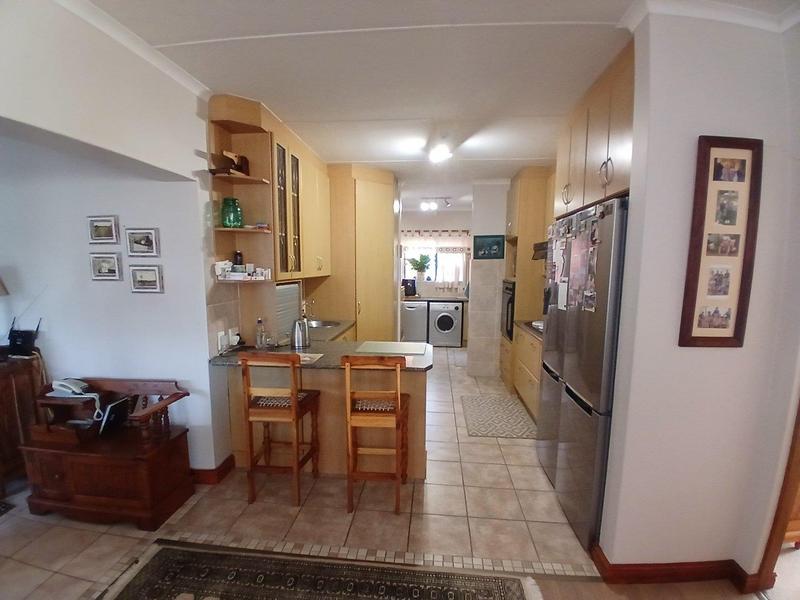 4 Bedroom Property for Sale in Fraaiuitsig Western Cape